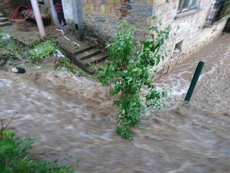 Пътят за Градът, Ряка и Катраница вече е отворен, къщата в Подвис – отводнена