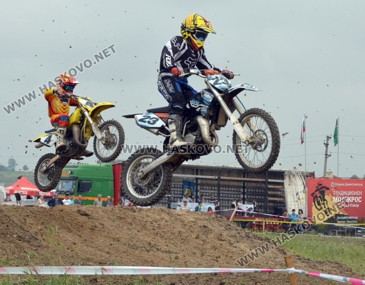 93 -ма състезатели участваха в мотокроса край село Горски извор