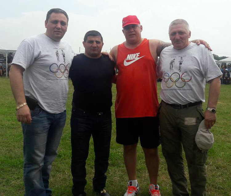 Олимпиецът Димитър Кумчев със златен пояс от турнир по борба