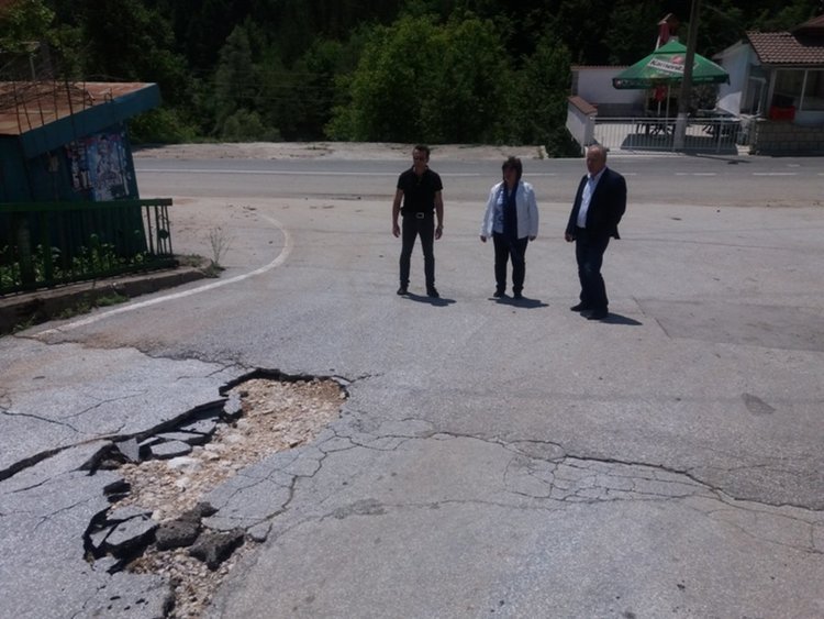 Кметът Мелемов се запозна на място с щетите от проливните дъждове в селата и разпореди спешни мерки