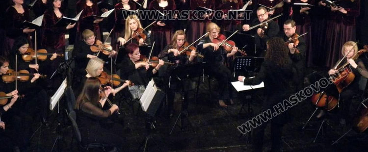 Стойка Миланова и Илия Радославов свирят Менделсон с Камерния оркестър на Хасково
