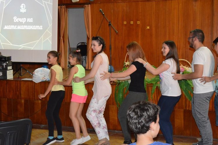 Деца и родители показаха, че математиката може да е забавна