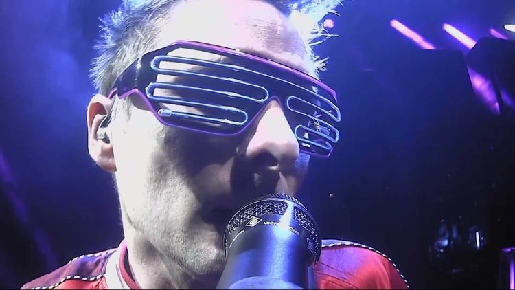 MUSE - Dig Down на живо от Нашвил (видео)