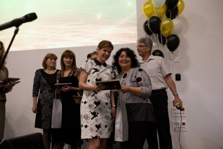 Тоска Славова се върна с награда от срещата на финансистите