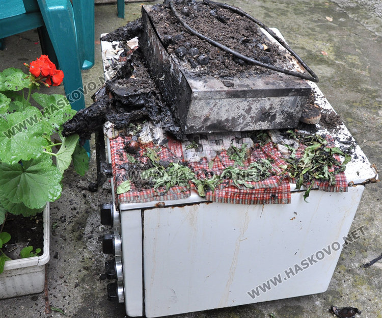 Изгоря печката на старица, докато приготвя тиквички