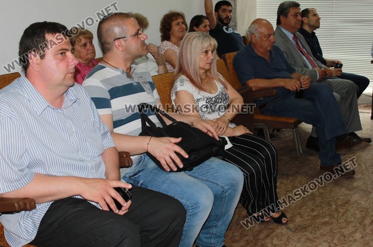 Ученици разрешиха в съда въпроса за обезщетенията на тракийските бежанци