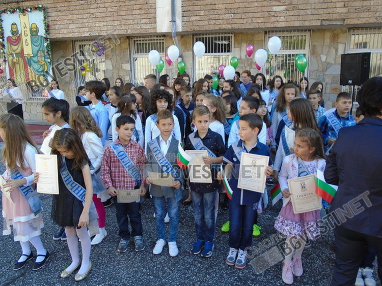 Смолянските ученици отново са най-добрите на национално външно оценяване в четвърти и втори в седми клас