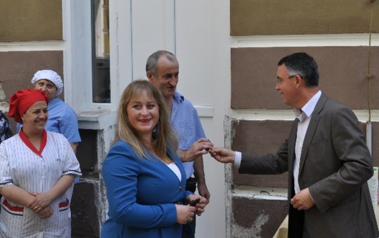 Домашният социален патронаж в Кърджали се сдоби с два нови автомобила