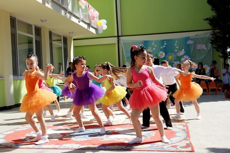 Защо се плаща спортът в детската градина? Омбудсманът иска да е безплатен