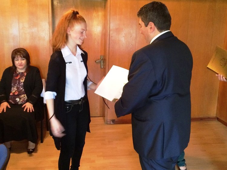 Областният Славов: &bdquo;Искаме да покажем нашето признание към вас за постиженията, с които ни направихте горди&rdquo;  