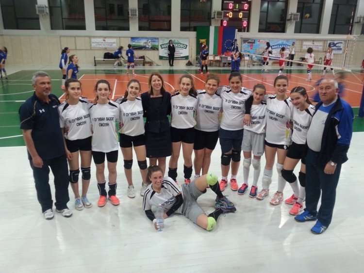 Три победи завоюваха волейболистките от ОУ &bdquo;Иван Вазов&rdquo; в Смолян на републиканското първенство за момичета