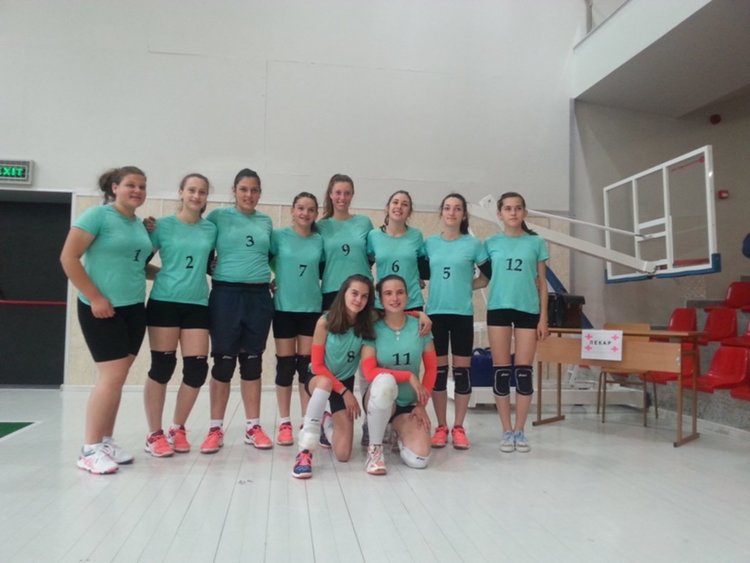 Три победи завоюваха волейболистките от ОУ &bdquo;Иван Вазов&rdquo; в Смолян на републиканското първенство за момичета