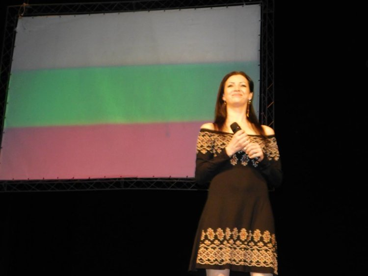 Близо 3000 лева събраха благотворителният концерт и базар в помощ на Атанаска в Пловдив