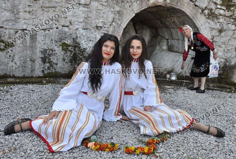 Светилището на нимфите и Афродита е едно от местата, включени в обиколките