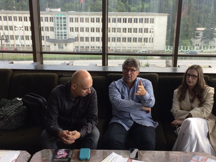 Под патронажа на областния управител се състоя премиерата на „Паспорт: Зелено копче” в Смолян