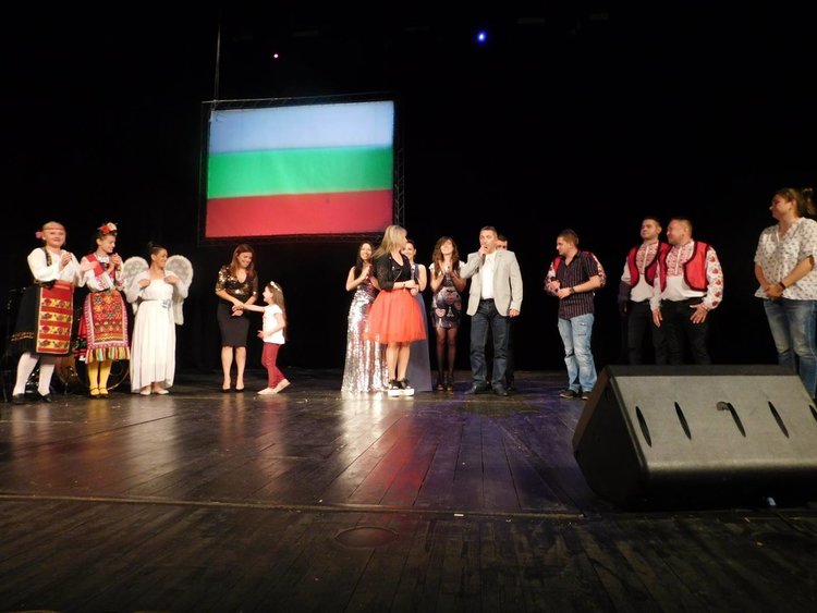 Близо 3000 лева събраха благотворителният концерт и базар в помощ на Атанаска в Пловдив