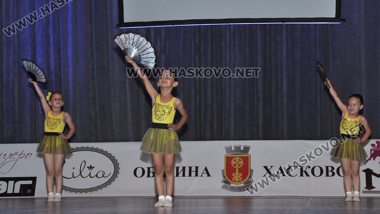  “Вълшебен свят“ превръща Хасково в тридневна танцувална сцена (на живо)