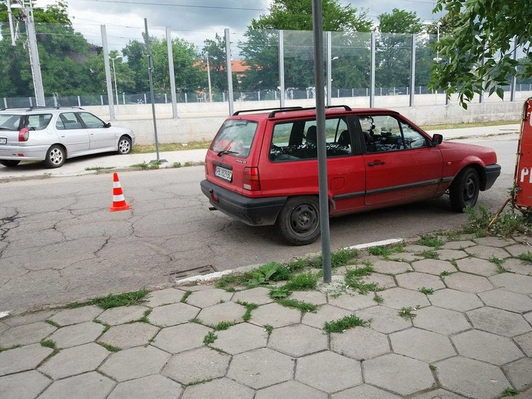 Дете пострада след като изскочи на уличното платно