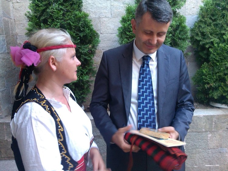 Близо 3000 лева събраха благотворителният концерт и базар в помощ на Атанаска в Пловдив