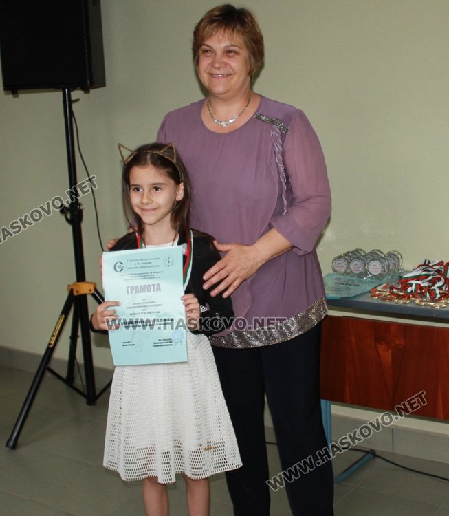 Отличиха 27 димитровградски математици и техните преподаватели 