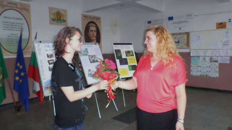 Клуб "Мултимедия" от Професионалната гимназия показа работата си по проект "Твоят час"