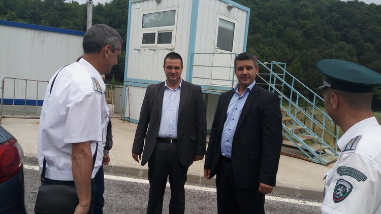 Областният управител Никола Чанев инспектира ГКПП „Маказа“