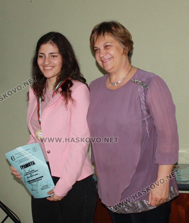 Отличиха 27 димитровградски математици и техните преподаватели 