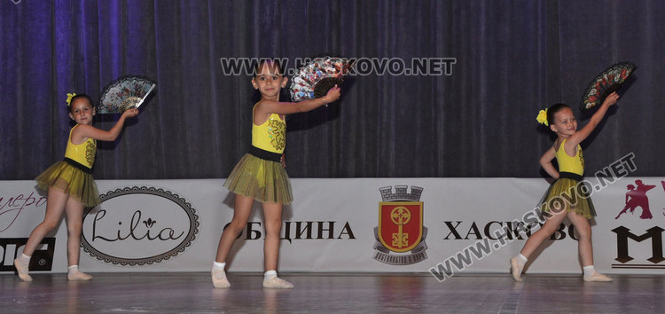  “Вълшебен свят“ превръща Хасково в тридневна танцувална сцена (на живо)