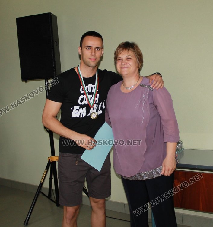 Отличиха 27 димитровградски математици и техните преподаватели 