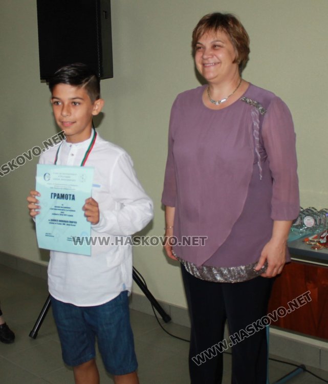 Отличиха 27 димитровградски математици и техните преподаватели 