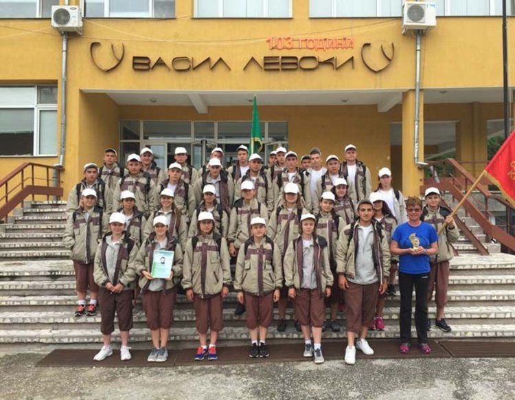 СУ „Васил Левски” в Крумовград първенец в Националния туристически поход, посветен на Ботев