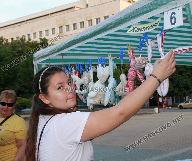 От Хасково гостуват майстори на кукли