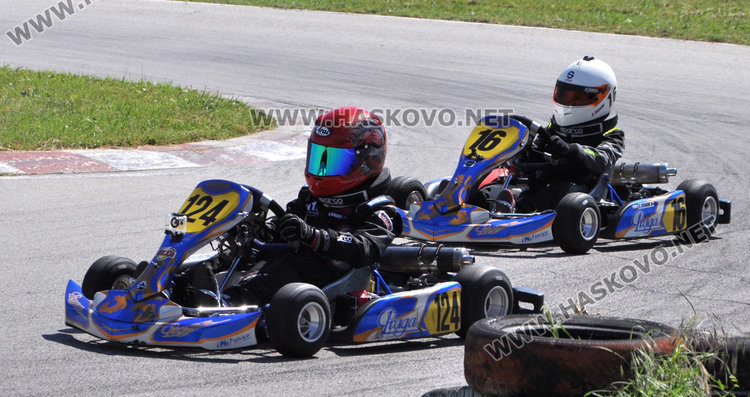 56 пилоти дават газ на републиканското по картинг край Хасково