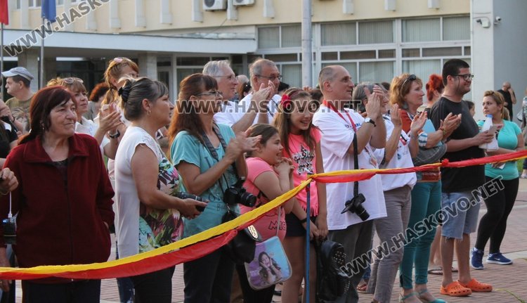  "С танците на дедите ни" започна в Димитровград