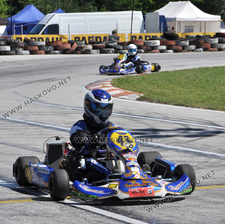 56 пилоти дават газ на републиканското по картинг край Хасково