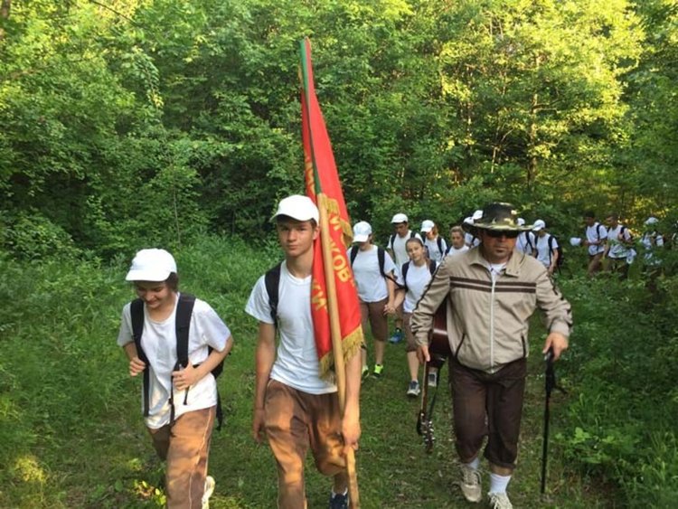 СУ „Васил Левски” в Крумовград първенец в Националния туристически поход, посветен на Ботев