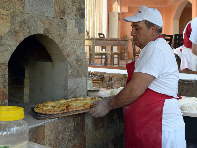  153 свободни работни места за морските ни курорти обяви Бюрото по труда в Кърджали