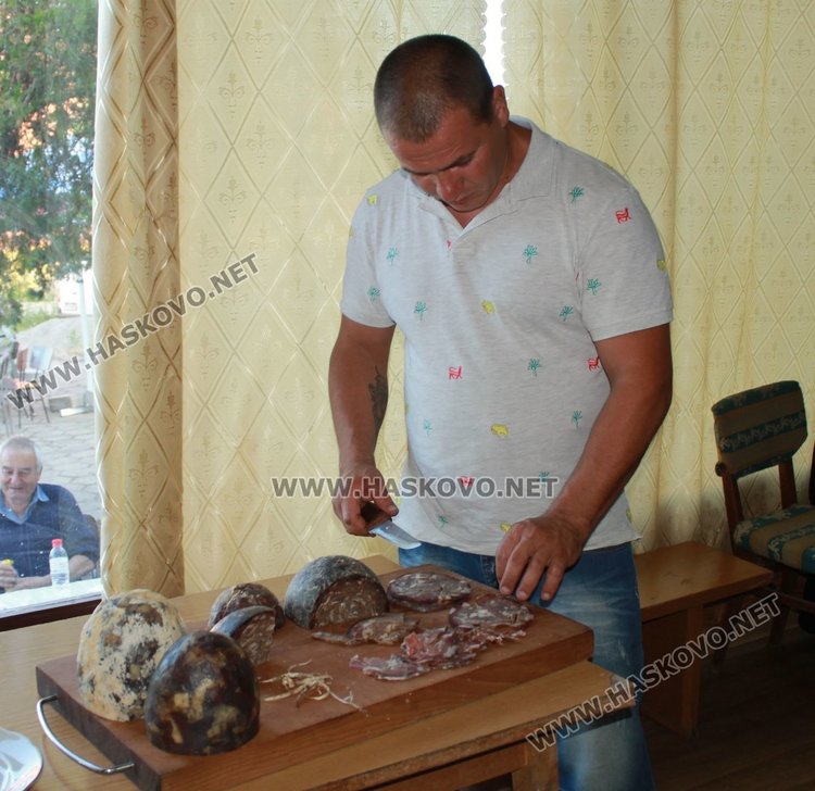 Избраха най-добър майстор на пуската в димитровградското село Ябълково