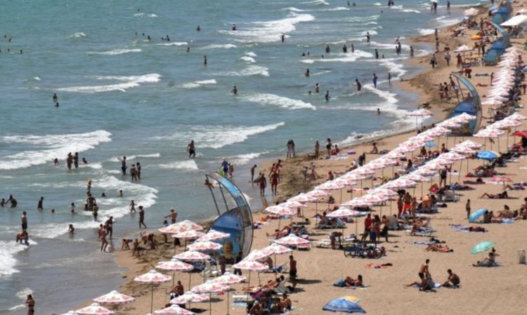 Чакаме 10% повече летовници, 10 000 чужденци за работа  