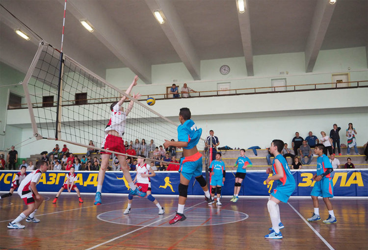 Оспорван финал на турнира по волейбол от „Ученически игри 2017“, купата тръгна за Кърджали