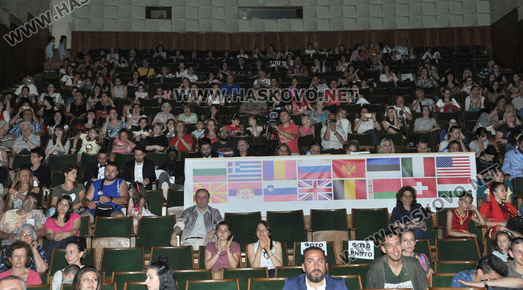 Купата на Хасково от „Вълшебен свят“ замина за Търново, най-добър солист е Петра Недялкова 