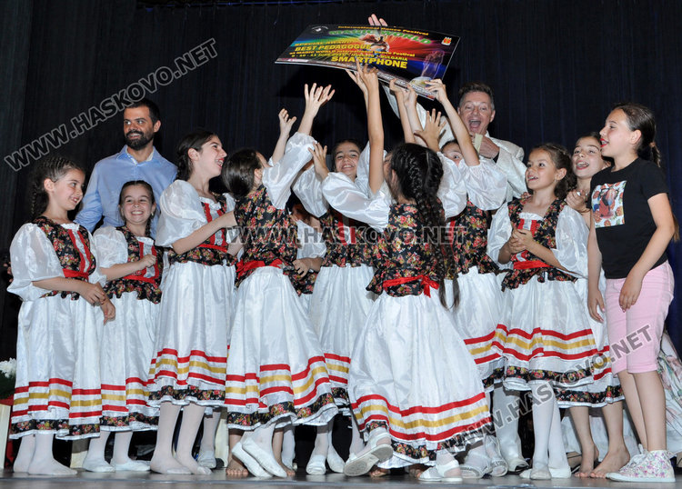 Танцьорите от "Тангра"