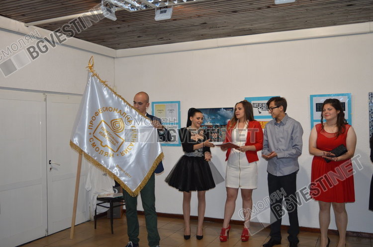 Завършващите Художественото се заклеха над палитра и четка да бъдат верни на изкуството и да следват мечтите си