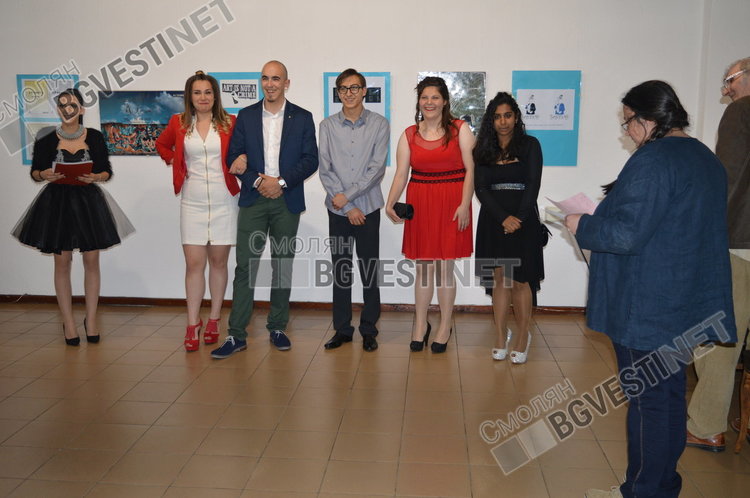 Завършващите Художественото се заклеха над палитра и четка да бъдат верни на изкуството и да следват мечтите си