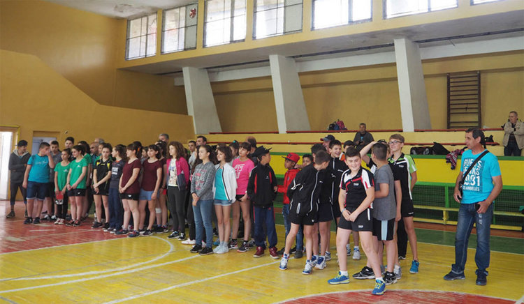 Момичетата от Ардино спечелиха турнира по тенис на маса в Разград