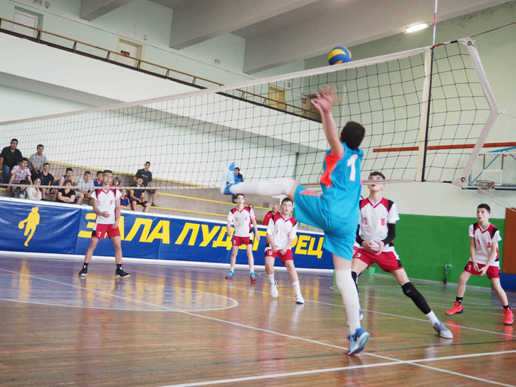 Оспорван финал на турнира по волейбол от „Ученически игри 2017“, купата тръгна за Кърджали