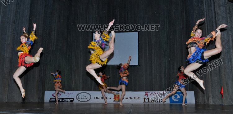 Купата на Хасково от „Вълшебен свят“ замина за Търново, най-добър солист е Петра Недялкова 