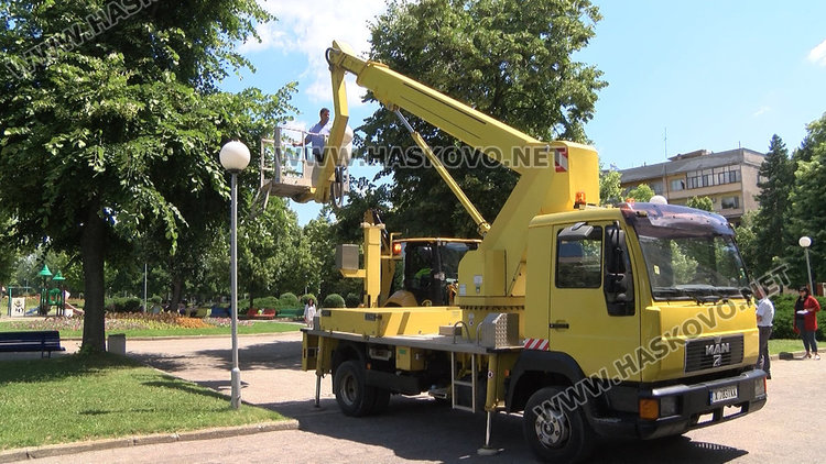 Багер последно поколение ще работи по инфраструктурните дела в Димитровградско