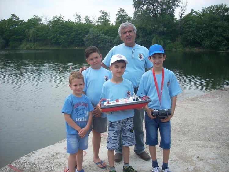 Златен медал за димитровградски второкластник в състезание с „кораби“ в Харманли