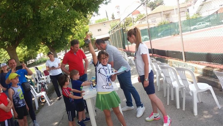 Четирима шампиони се завръщат от тенис-турнир в Орестиада